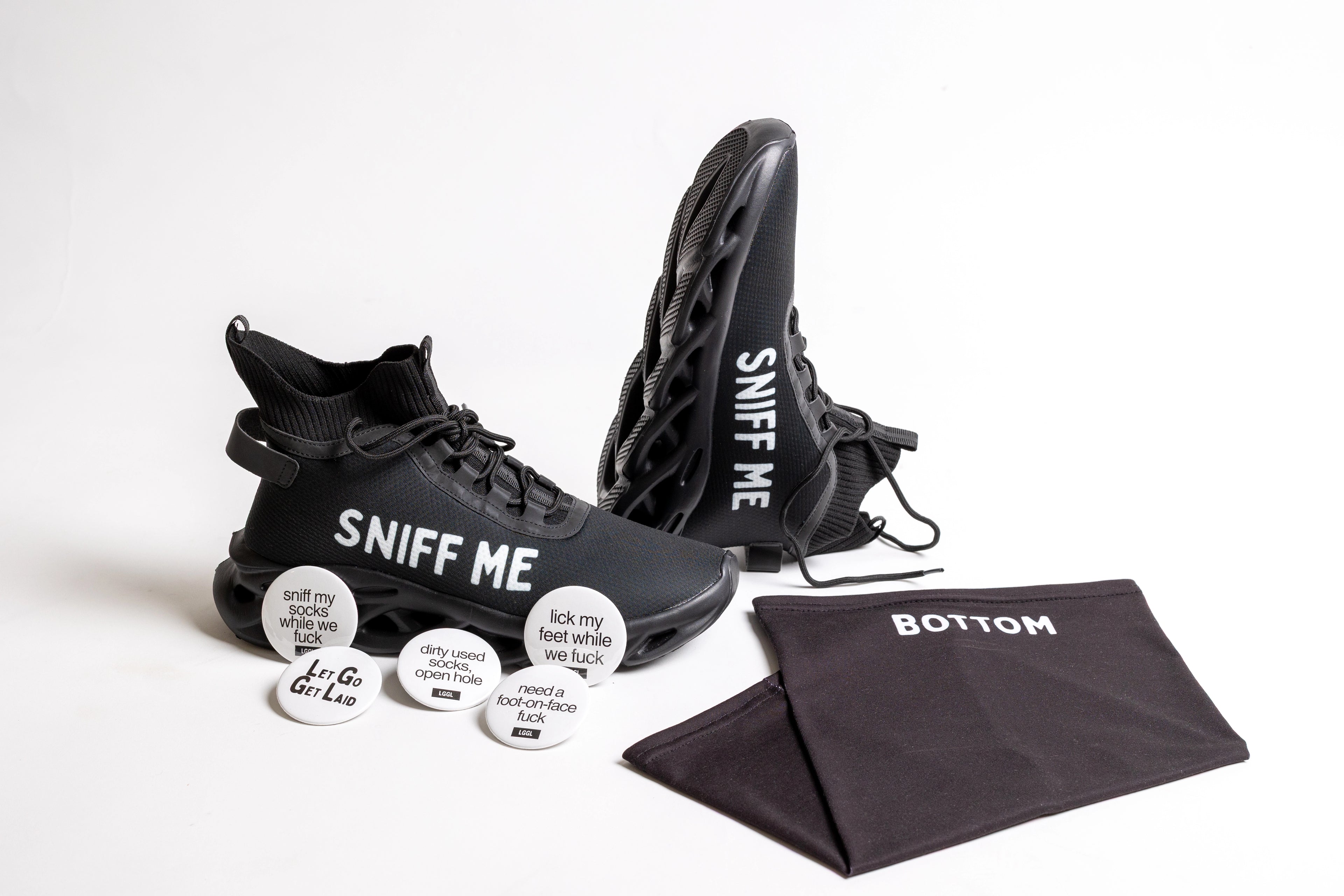 LetGoGetLaid: Kinky Accessories for the Gay Community: "SNIFF ME" Shoes, Fetish Pin Badges, Cruising Face Cover