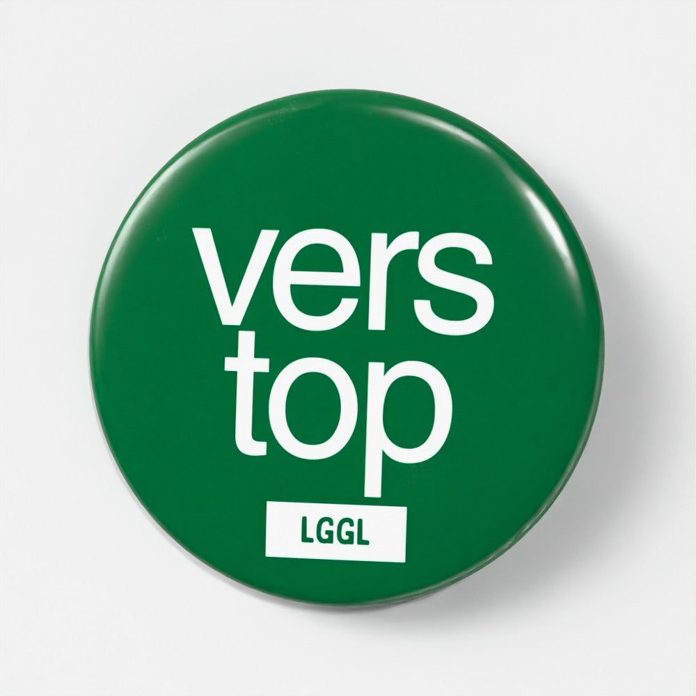 56mm gay fetish pin badge printed with "Vers Top" - versatile top kink role badge